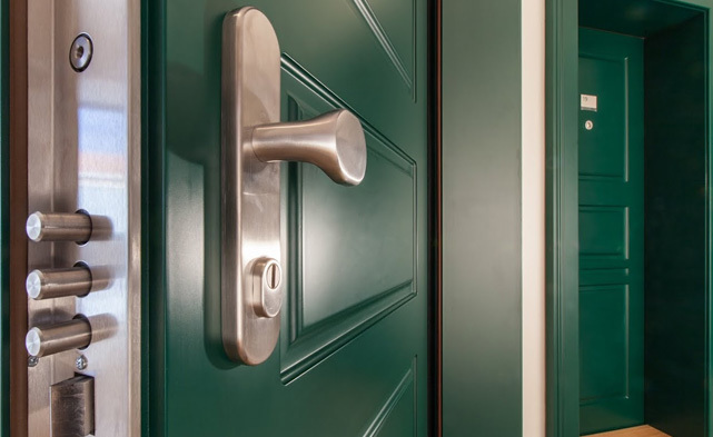 dvoukřídlé bezpečnostní dveře